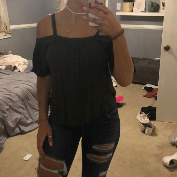 Francesca’s Army green off shoulder small - Picture 3 of 4